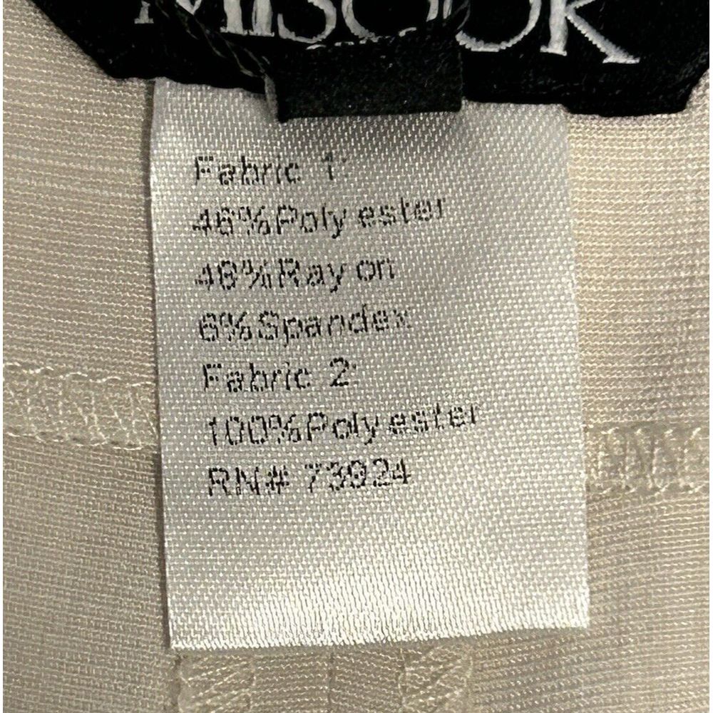 NWT Misook Bermuda Womens Medium Knee Length Wide Leg Tan Shorts Stretch - Picture 9 of 10